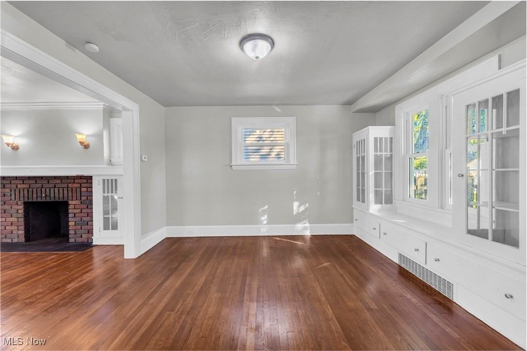 5223 Clement Ave - Photo 3 of 29