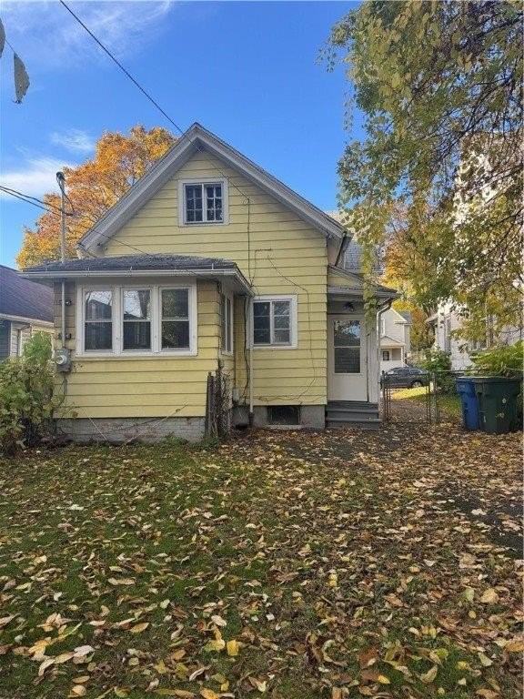 686 Seward St - Photo 3 of 25