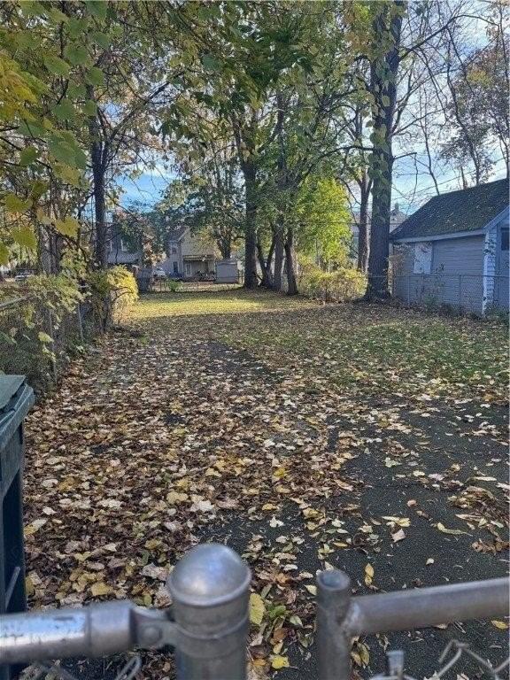 686 Seward St - Photo 4 of 25