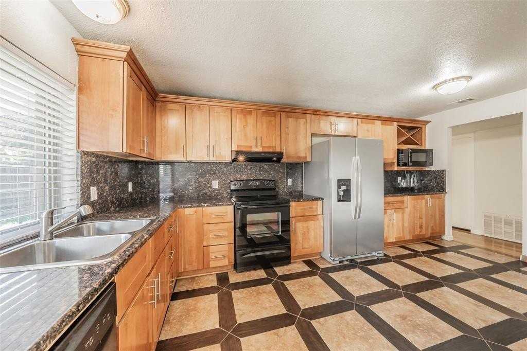 2912 Charter Oak Dr - Photo 7 of 16