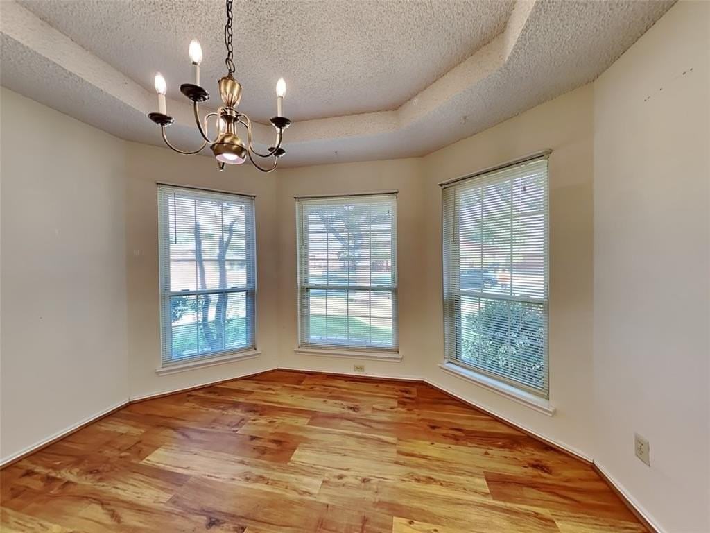 3508 Jonquil Ln - Photo 6 of 16