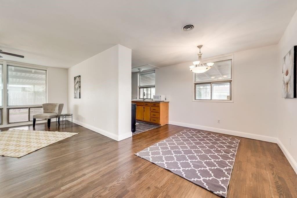 1815 Spring Ave - Photo 6 of 20