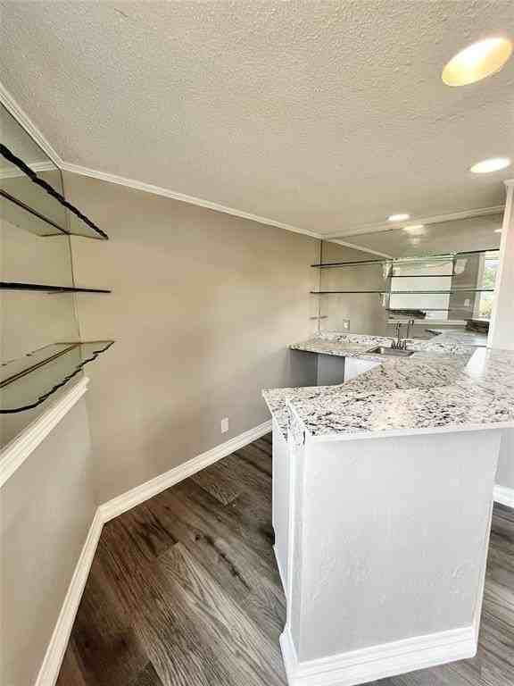 2201 Seville Ct - Photo 5 of 15