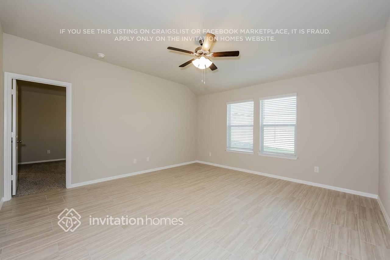 413 Blanco Dr - Photo 3 of 16