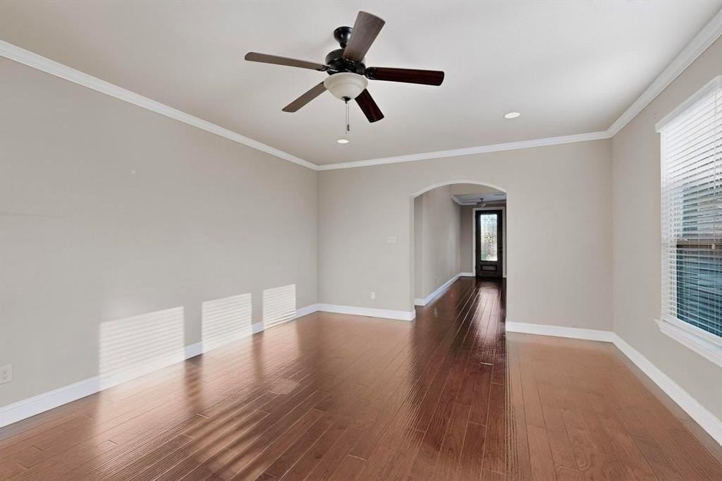 10121 Emily Pass - Photo 4 of 40