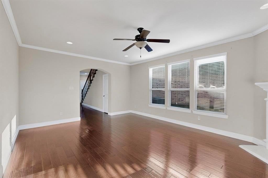 10121 Emily Pass - Photo 6 of 40