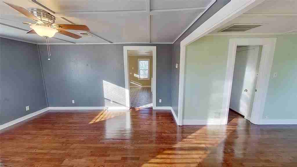 1030 Oak Dr - Photo 6 of 26