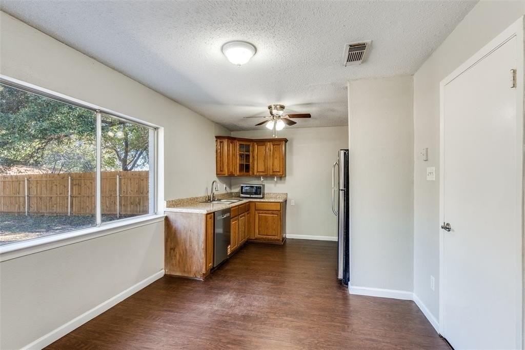 3513 Gatewood Lane - Photo 4 of 12