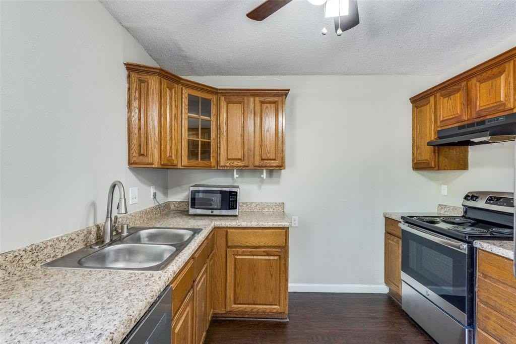 3513 Gatewood Lane - Photo 5 of 12