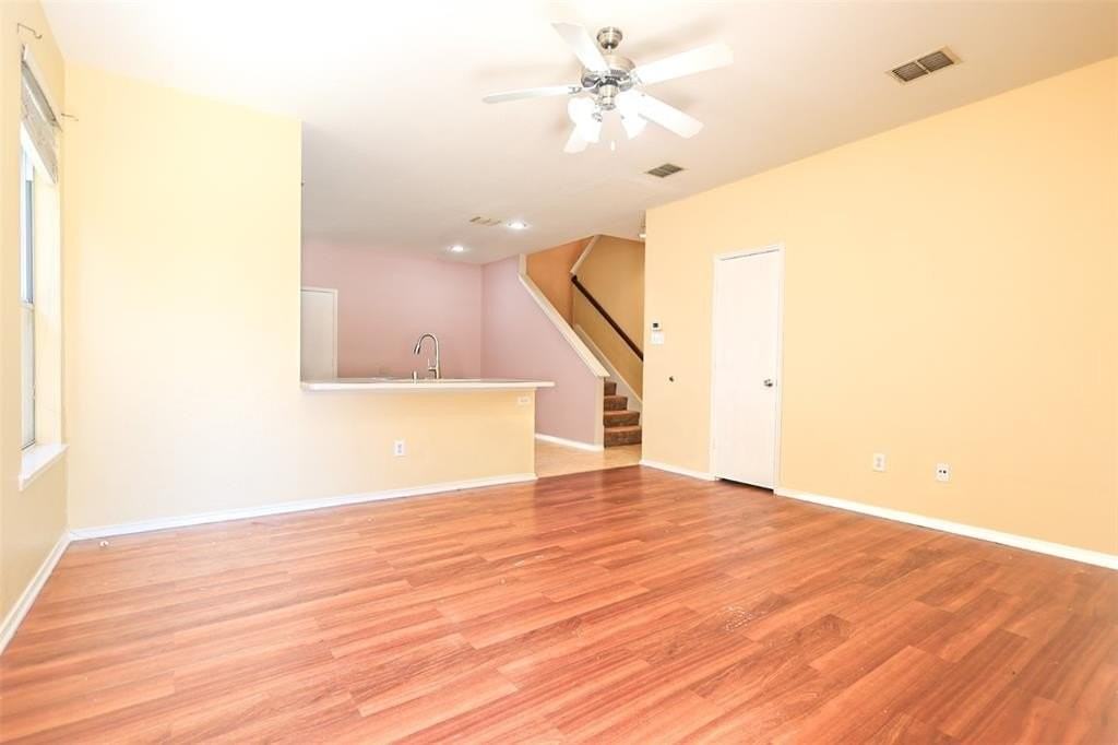 1110 Jamie Dr - Photo 3 of 11