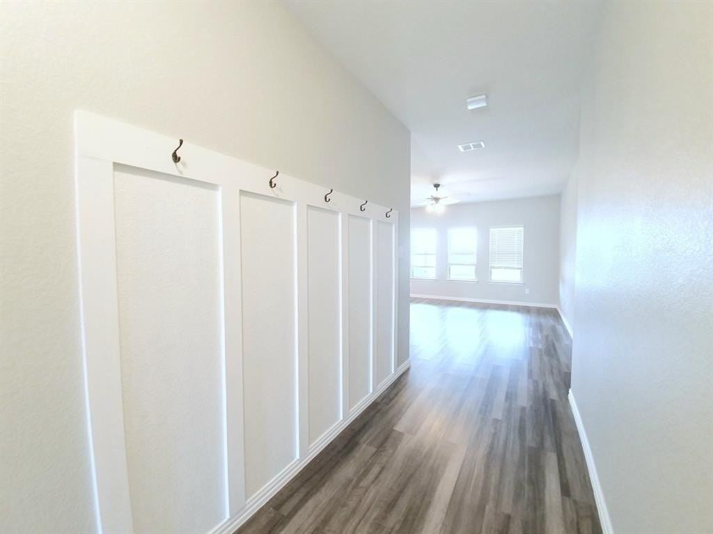 822 Spruce Ln - Photo 6 of 35