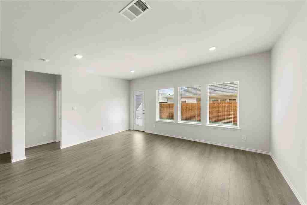 3400 Rendezvous Way - Photo 7 of 17