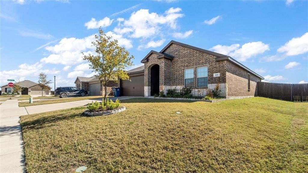 414 Wagon Wheel Dr - Photo 2 of 18