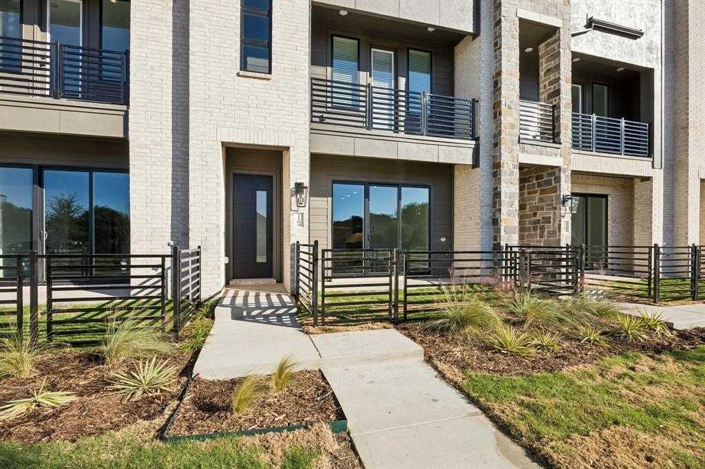 1164 Daybreak Dr - Photo 3 of 28