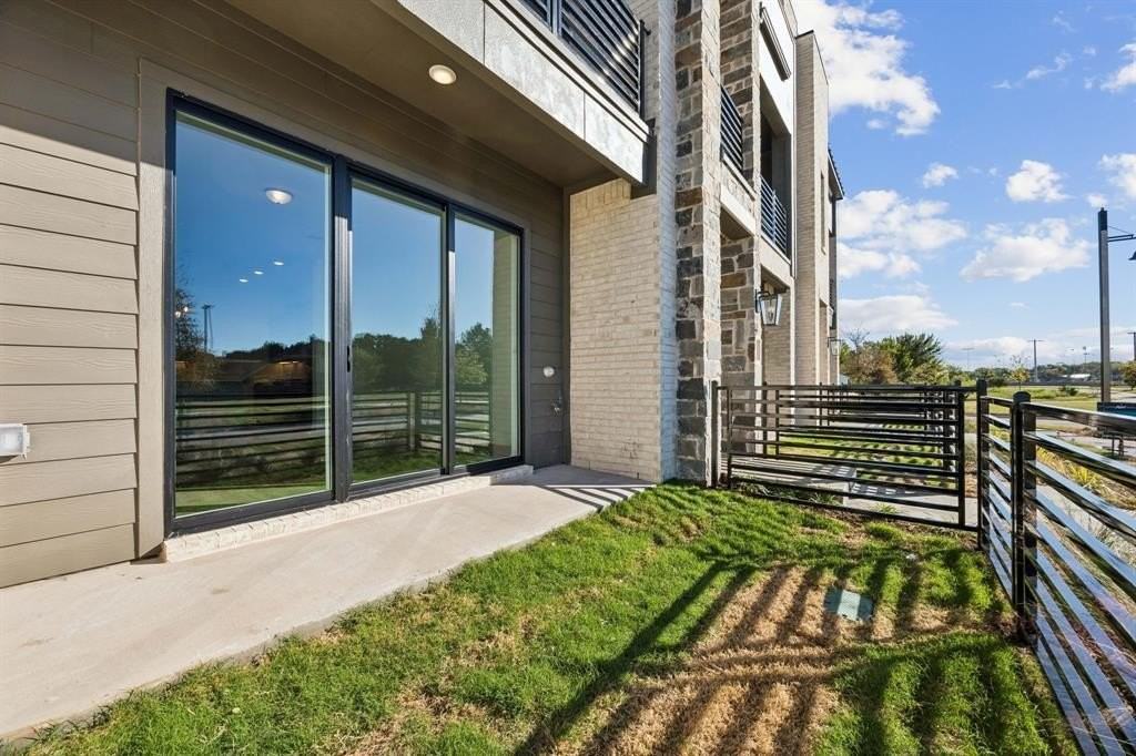 1164 Daybreak Dr - Photo 6 of 28