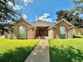 featured image of 1301 Royal Palm Ln