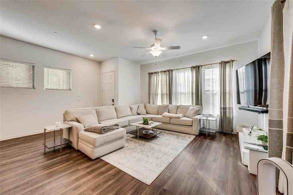 7545 Regal Ln - Photo 2 of 24