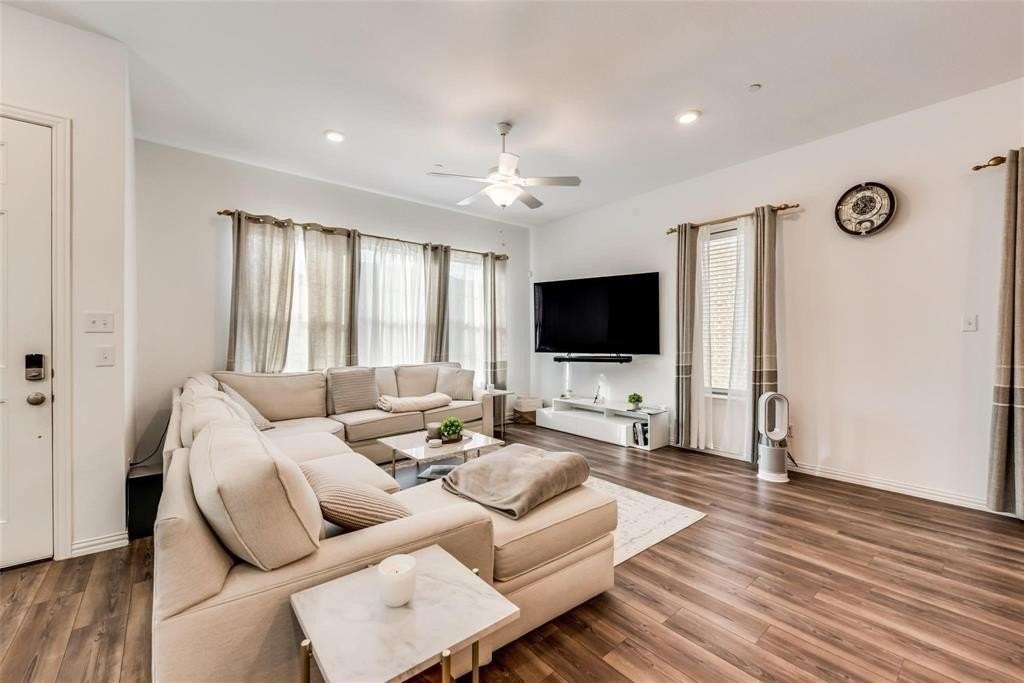 7545 Regal Ln - Photo 5 of 24