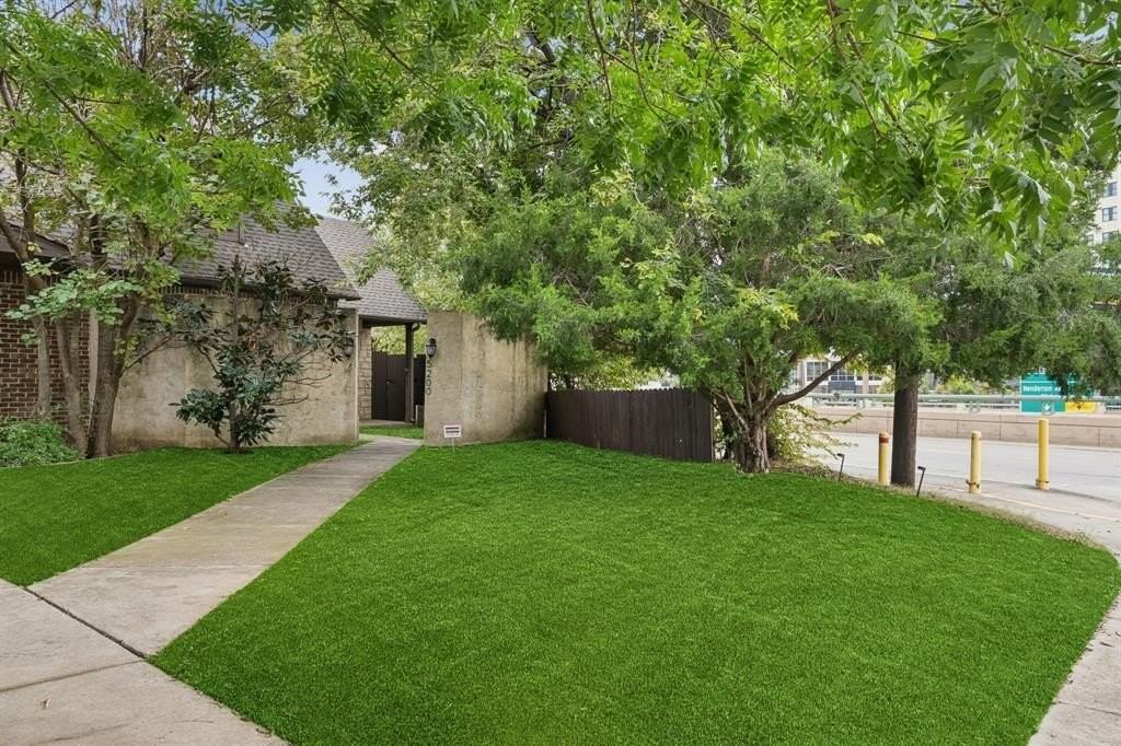 5200 Longview St - Photo 3 of 28