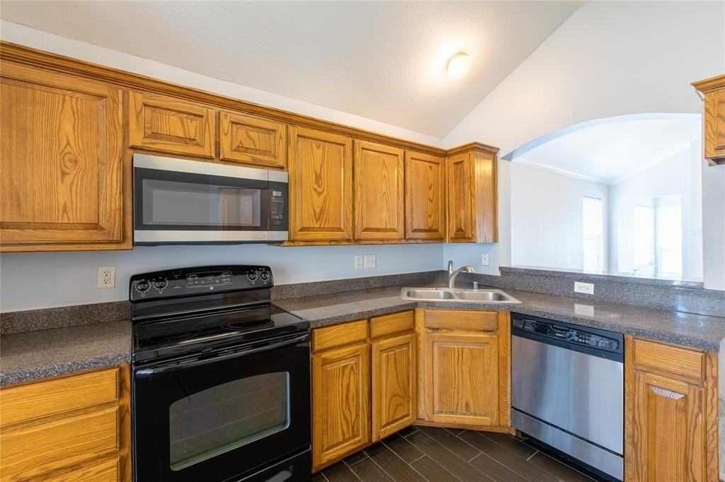 4513 Wheatland Dr - Photo 3 of 20