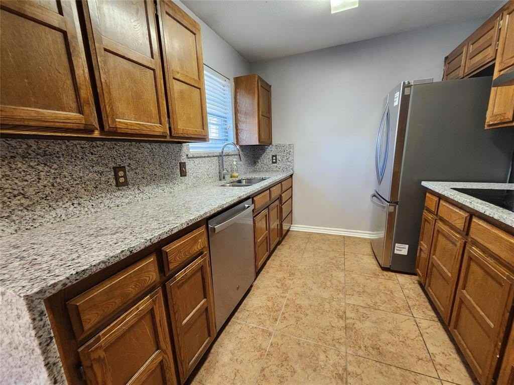 6210 Lotus Dr - Photo 5 of 10