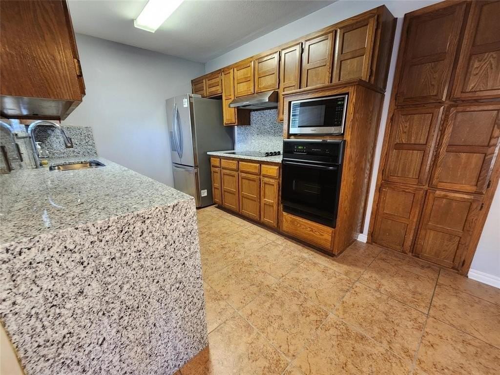 6210 Lotus Dr - Photo 7 of 10