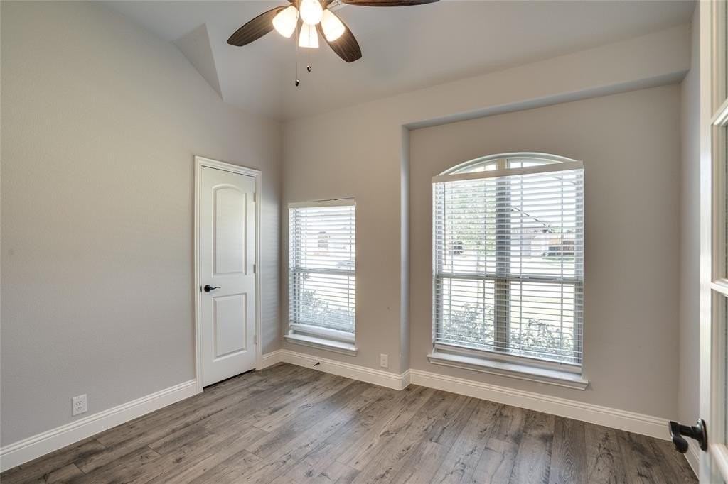 308 Moss Cove Dr - Photo 6 of 35