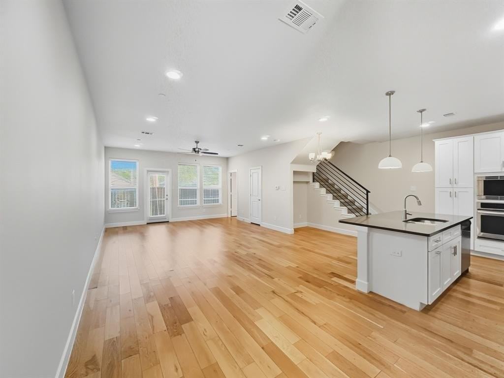 5704 Woodlands Dr - Photo 5 of 23