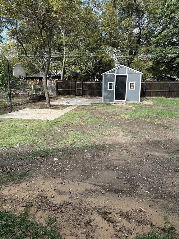 2715 Grafton Ave - Photo 2 of 16