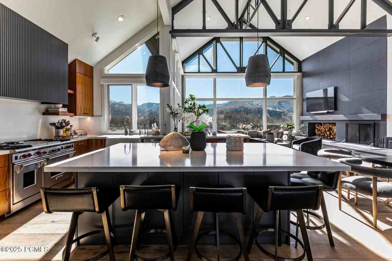 1430 Eagle Way - Photo 3 of 50