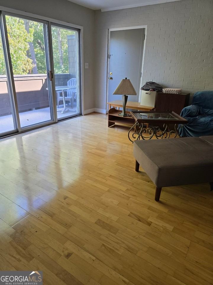 1652 N Gatewood Rd Ne - Photo 4 of 9