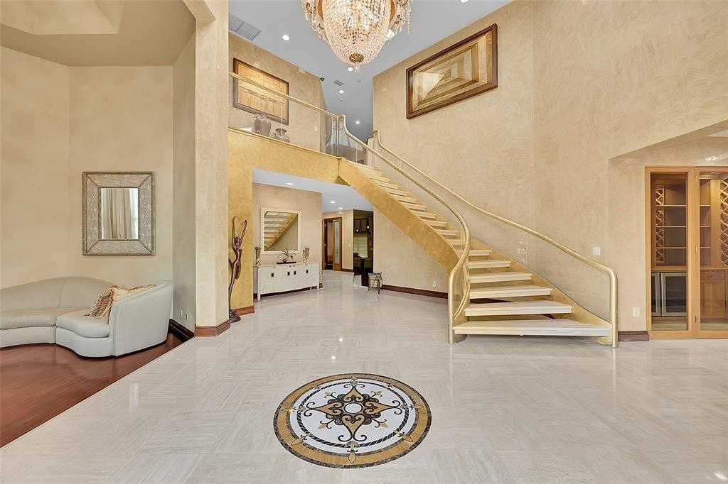 4200 Nw 96th Ave - Photo 6 of 50