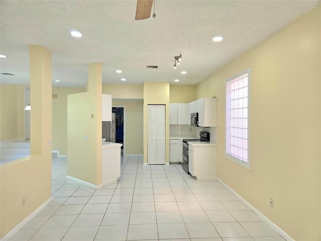 160 Northwest 97th Terrace - Photo 7 of 27