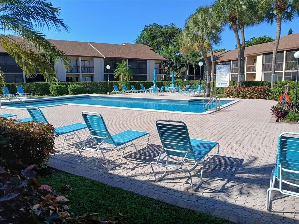 2339 Sw 15th St #19 - Photo 2 of 15