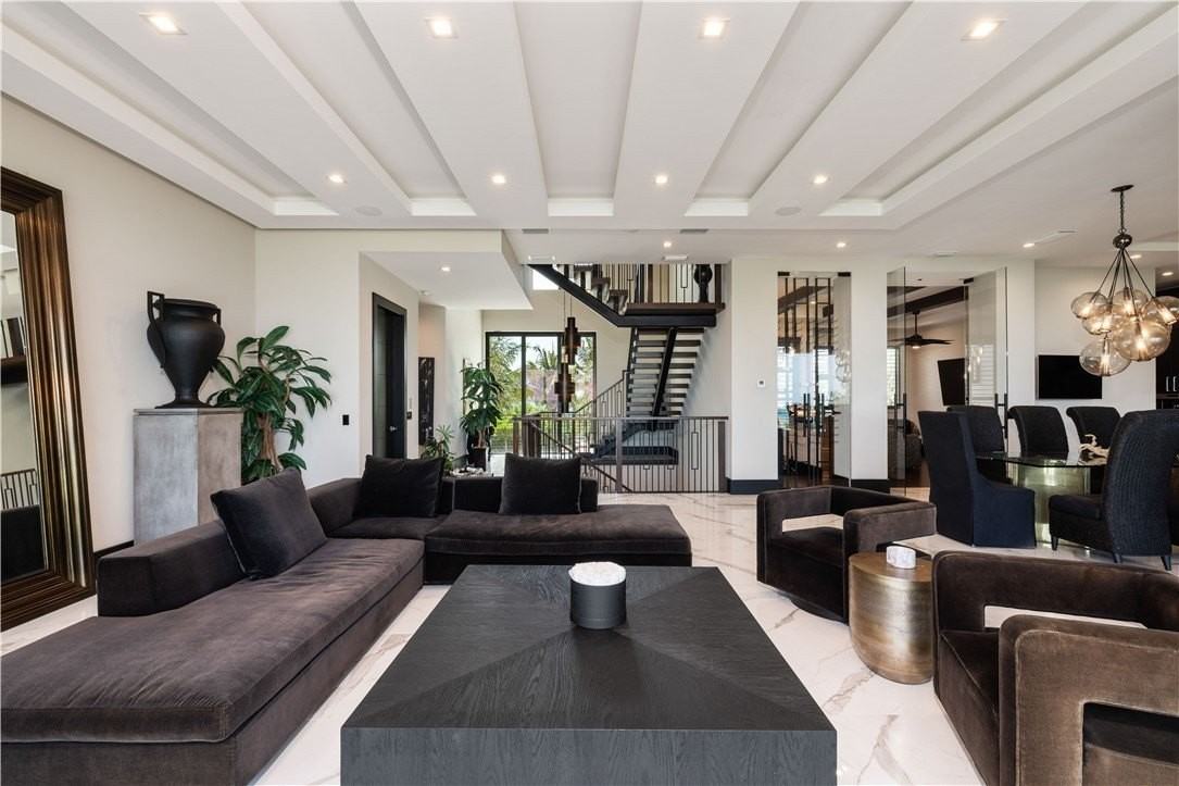 7900 S Ocean Dr - Photo 4 of 36