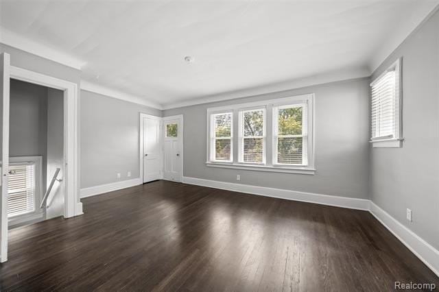 242 W Webster St - Photo 2 of 16