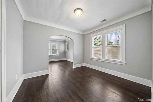 242 W Webster St - Photo 3 of 16