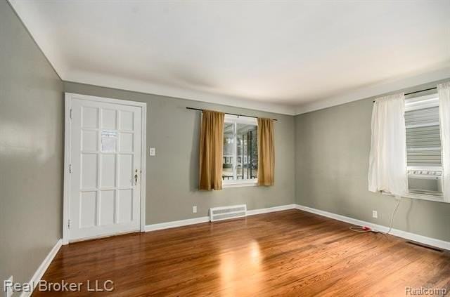 1114 Whitcomb Ave - Photo 5 of 19