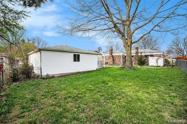 3410 Pasadena Dr - Photo 4 of 15