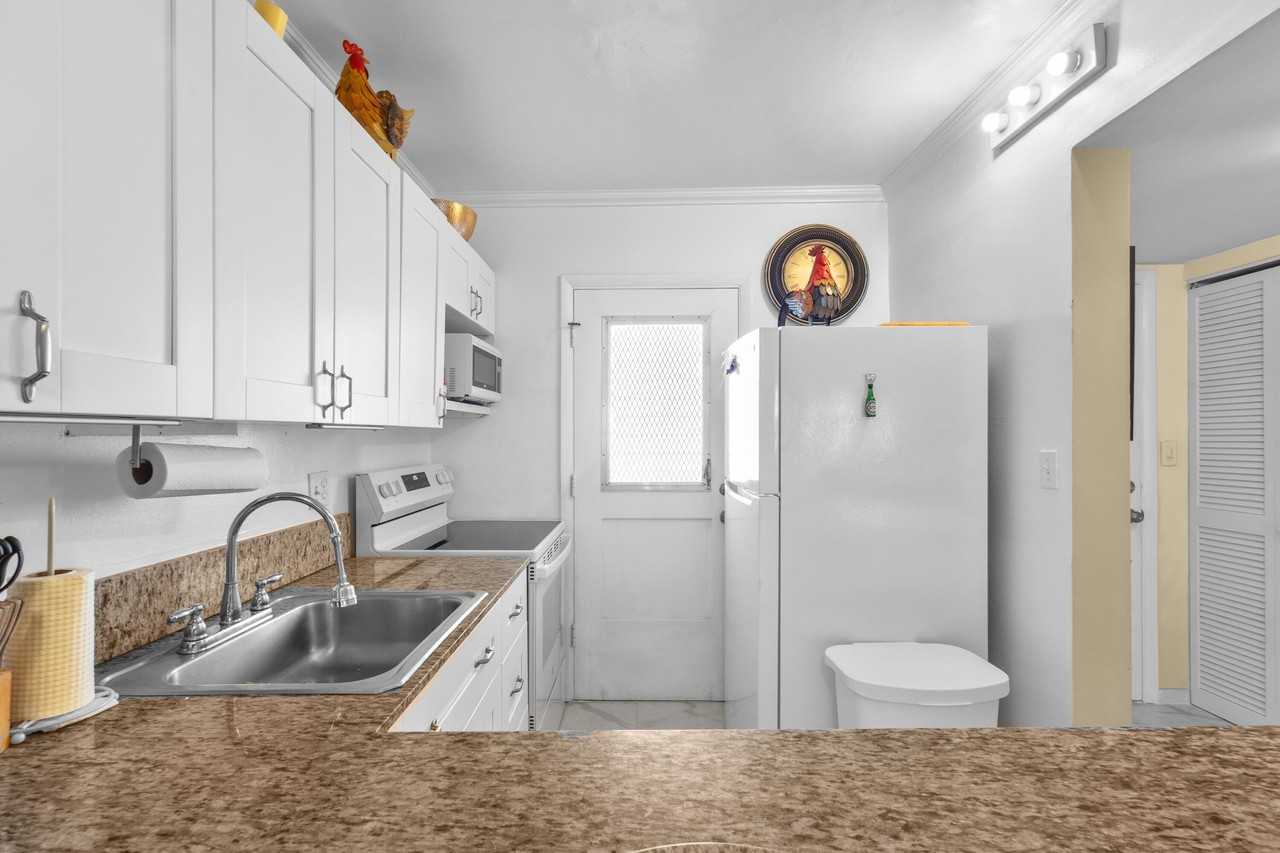 5401 Northwest Boca Raton Boulevard #227 - Photo 5 of 25