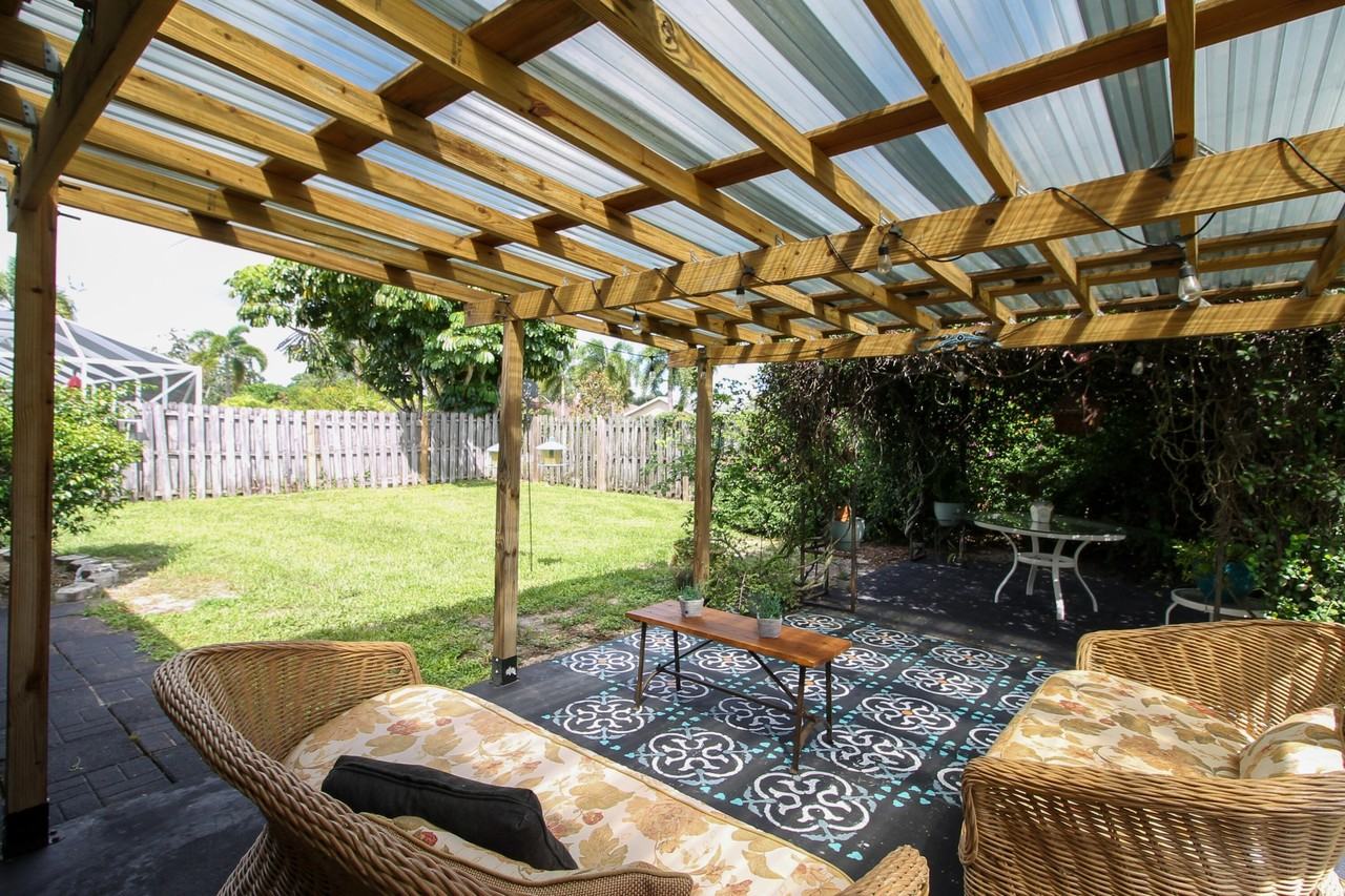 1361 Wyndcliff Drive - Photo 3 of 30