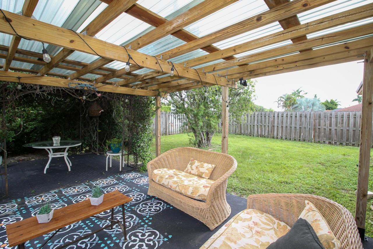 1361 Wyndcliff Drive - Photo 5 of 30