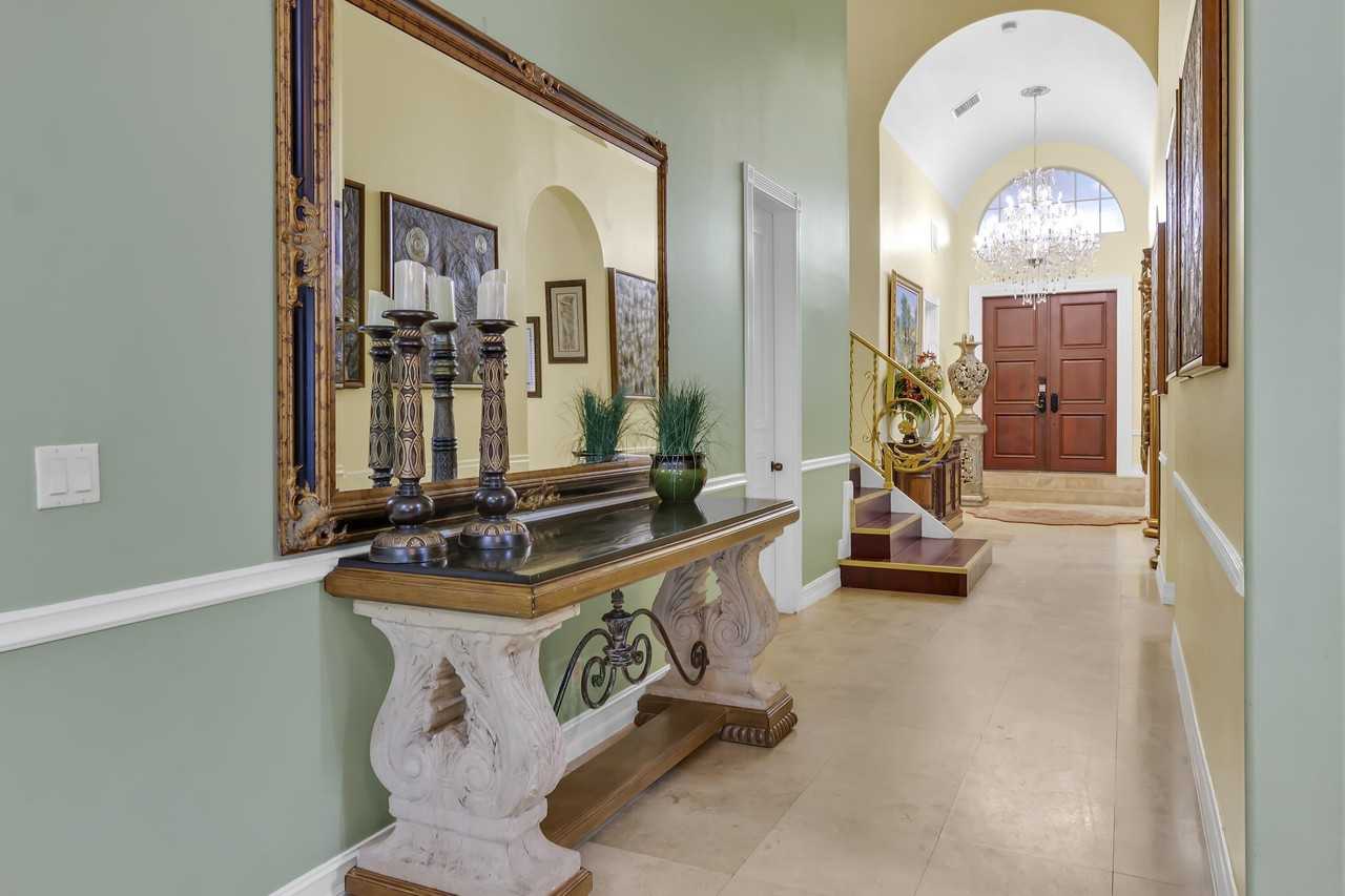 12121 70th Pl N - Photo 7 of 29