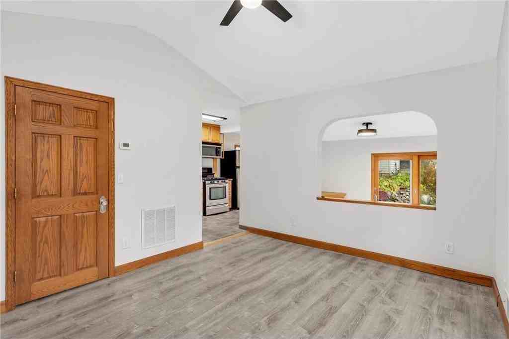 2340 Ives Lane North - Photo 2 of 17