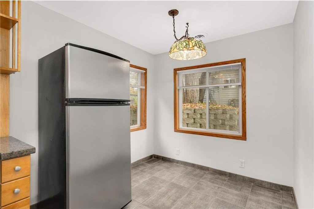 2340 Ives Lane North - Photo 4 of 17