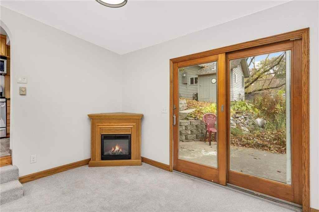 2340 Ives Lane North - Photo 5 of 17