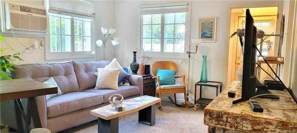 2335 Hemlock Lane North - Photo 4 of 41