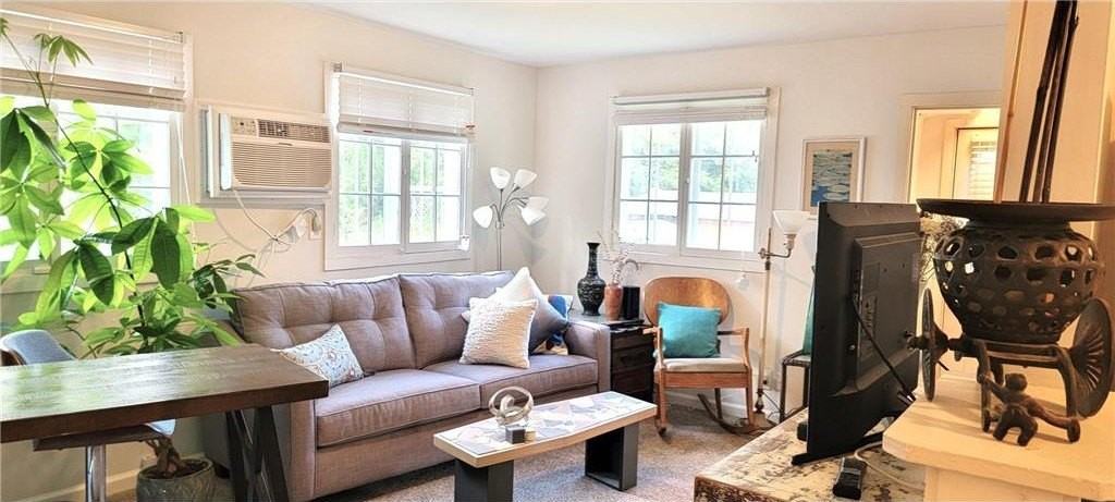 2335 Hemlock Lane North - Photo 5 of 41