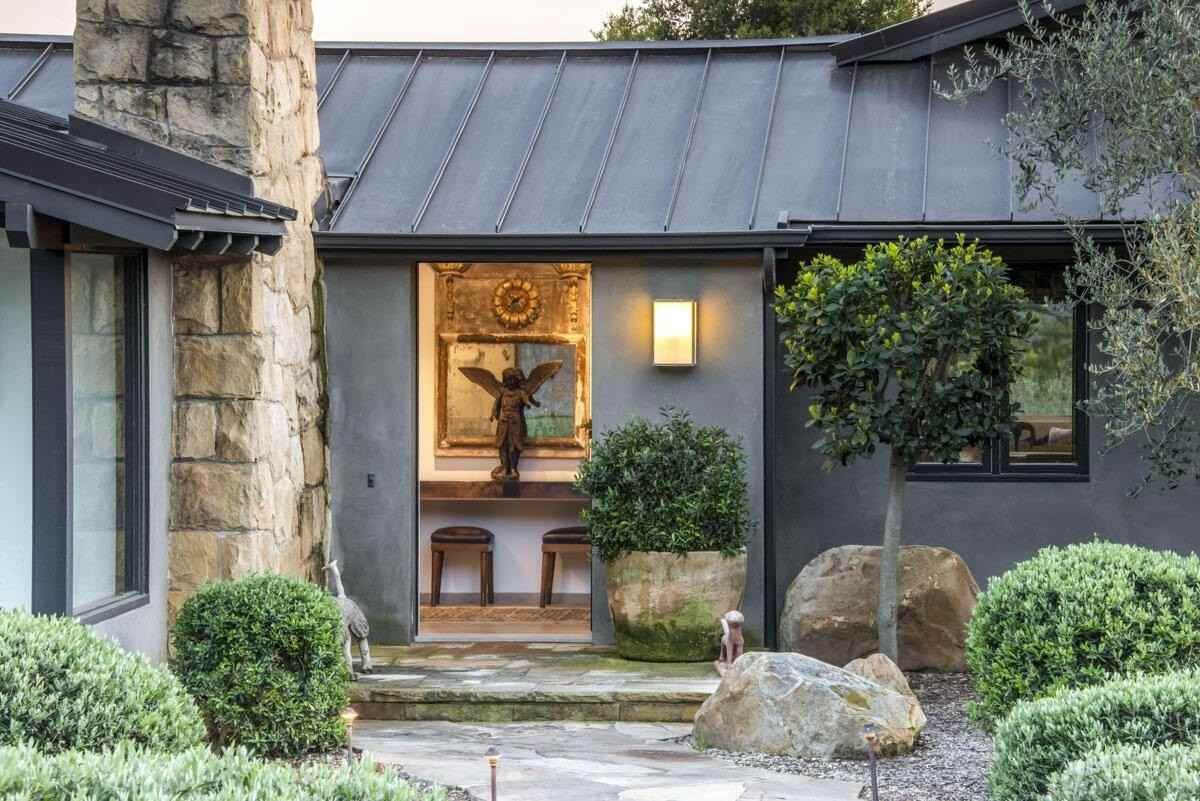 1190 Garden Ln - Photo 3 of 11