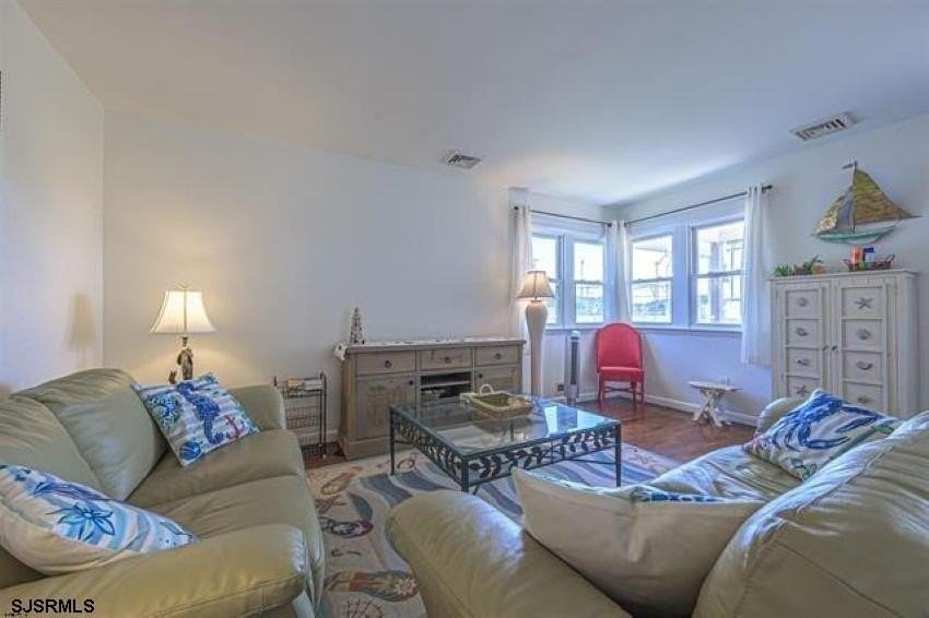 303 24th St S - Photo 2 of 12